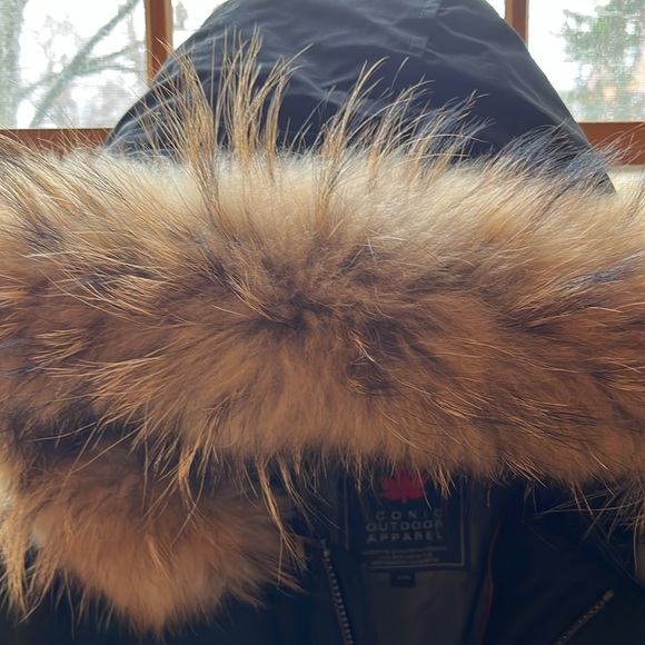 Canadian Classics Italian Men's Hooded Down Coat with  Fur Trim. - Picture 15 of 16